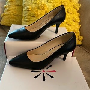 Pebble Leather Pointed Toe Pumps -Black-Size 8 1/2 Medium by Isaac Mizrahi